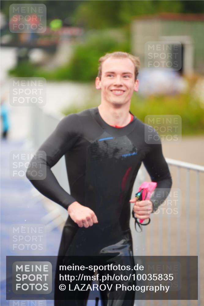 30.08.2026 - Elbe Triathlon Hamburg LAZAROV Photography http://msf.ph/oto/10035835 30.08.2026 09:04:52 Schwimmen 526, 624, 635 meine-sportfotos.de