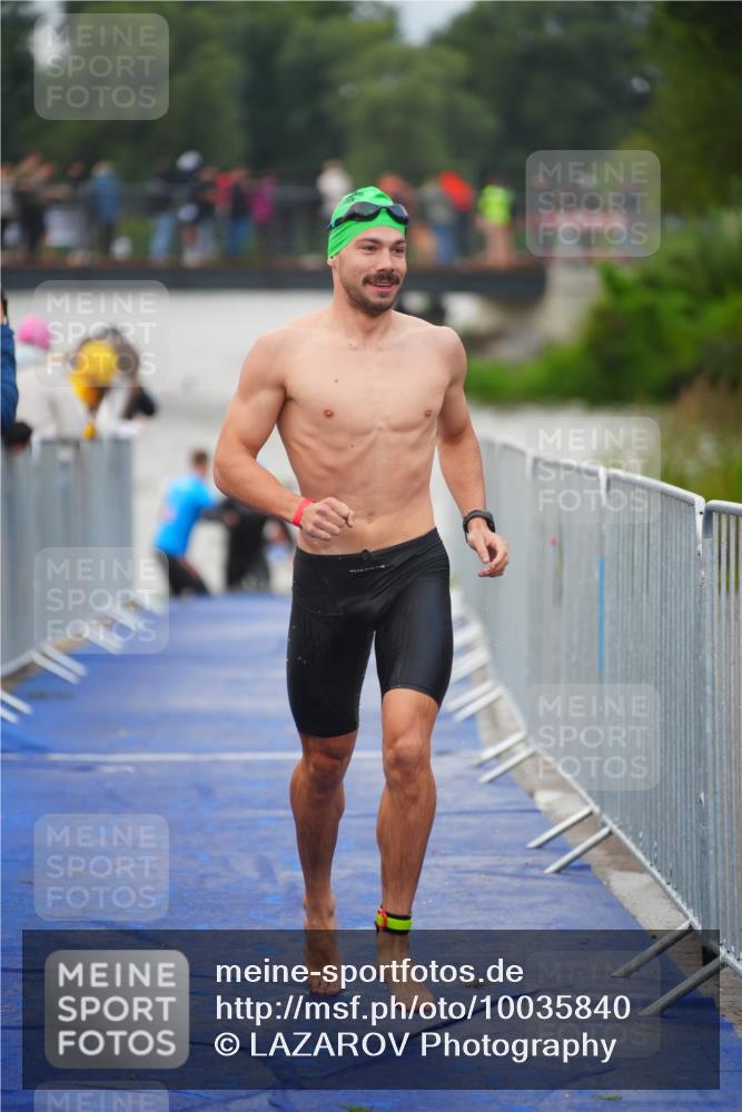 30.08.2026 - Elbe Triathlon Hamburg LAZAROV Photography http://msf.ph/oto/10035840 30.08.2026 09:05:06 Schwimmen 526, 628 meine-sportfotos.de