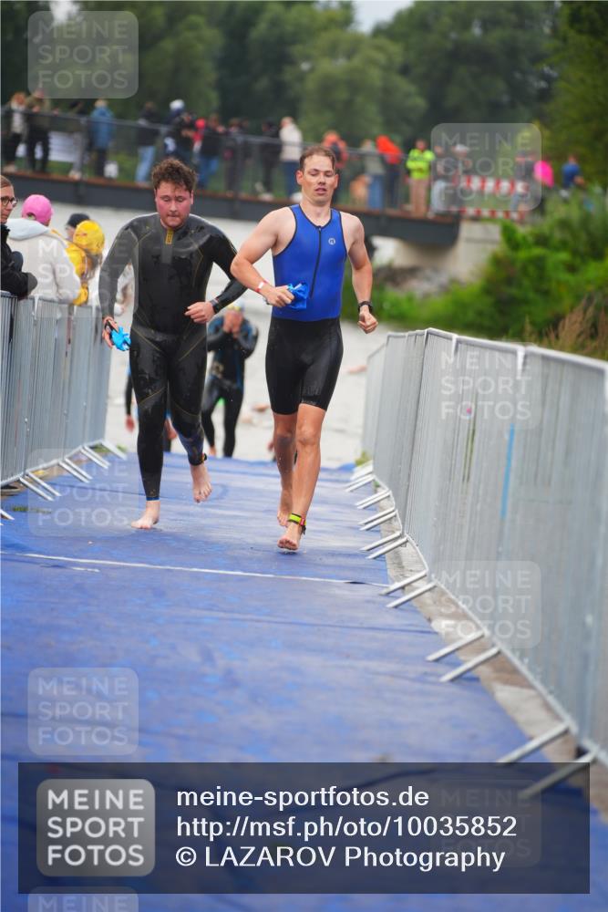 30.08.2026 - Elbe Triathlon Hamburg LAZAROV Photography http://msf.ph/oto/10035852 30.08.2026 09:05:18 Schwimmen 556, 581, 628 meine-sportfotos.de
