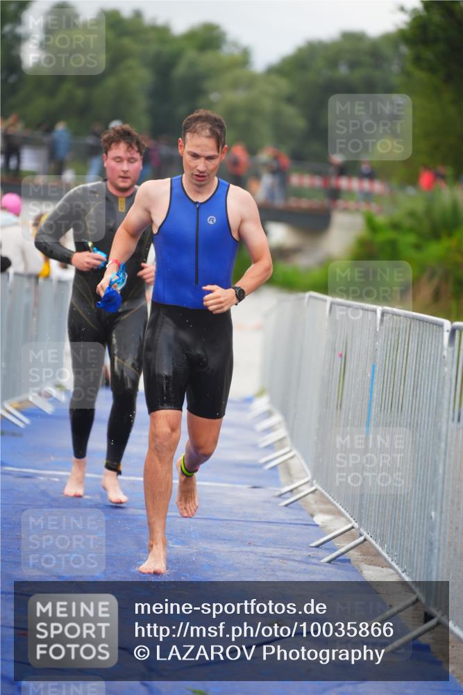 30.08.2026 - Elbe Triathlon Hamburg LAZAROV Photography http://msf.ph/oto/10035866 30.08.2026 09:05:19 Schwimmen 556, 581, 628 meine-sportfotos.de