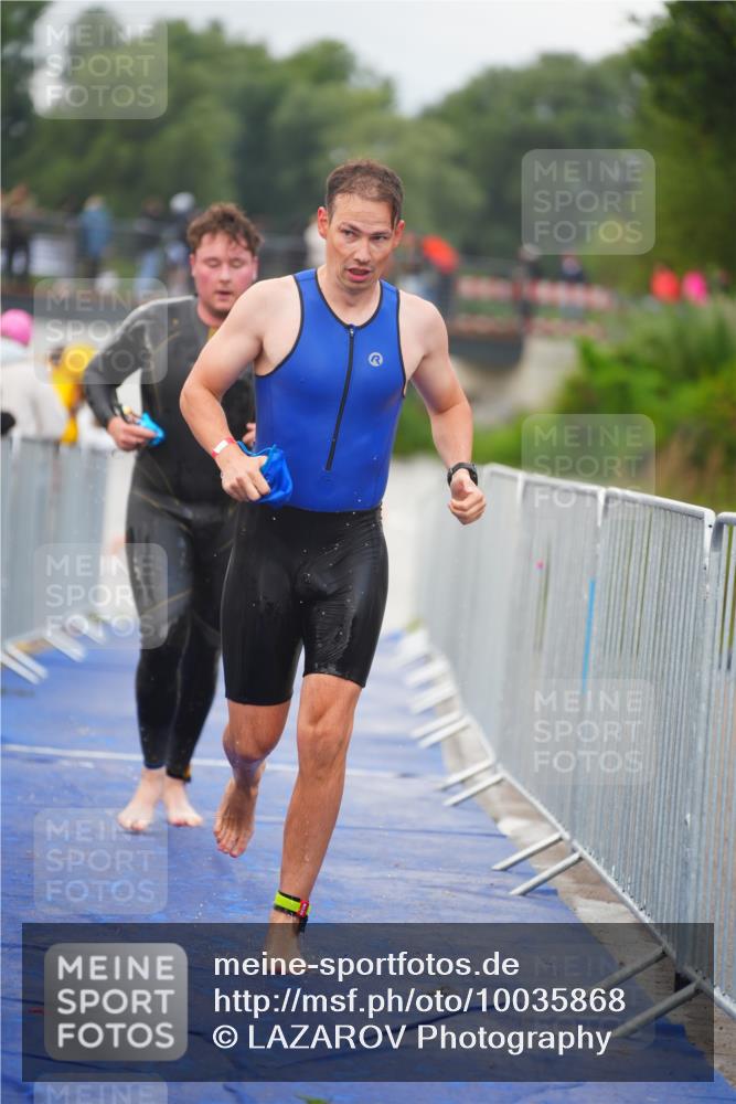 30.08.2026 - Elbe Triathlon Hamburg LAZAROV Photography http://msf.ph/oto/10035868 30.08.2026 09:05:20 Schwimmen 556, 581, 628 meine-sportfotos.de