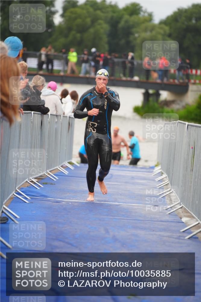 30.08.2026 - Elbe Triathlon Hamburg LAZAROV Photography http://msf.ph/oto/10035885 30.08.2026 09:05:26 Schwimmen 556, 558, 581 meine-sportfotos.de