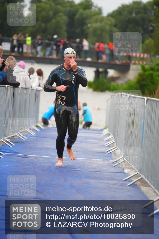 30.08.2026 - Elbe Triathlon Hamburg LAZAROV Photography http://msf.ph/oto/10035890 30.08.2026 09:05:26 Schwimmen 556, 558, 581 meine-sportfotos.de