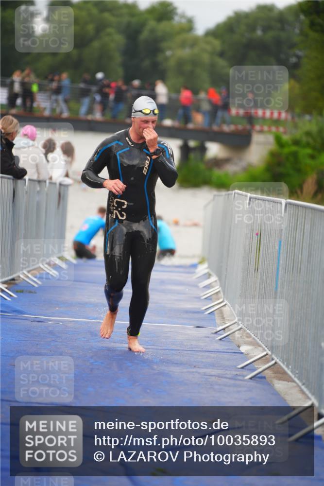 30.08.2026 - Elbe Triathlon Hamburg LAZAROV Photography http://msf.ph/oto/10035893 30.08.2026 09:05:27 Schwimmen 556, 558, 581 meine-sportfotos.de