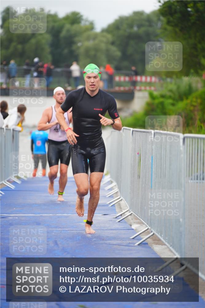 30.08.2026 - Elbe Triathlon Hamburg LAZAROV Photography http://msf.ph/oto/10035934 30.08.2026 09:05:40 Schwimmen 503, 558, 561, 578 meine-sportfotos.de
