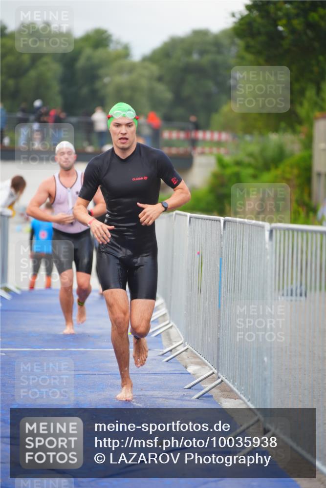 30.08.2026 - Elbe Triathlon Hamburg LAZAROV Photography http://msf.ph/oto/10035938 30.08.2026 09:05:40 Schwimmen 503, 558, 561, 578 meine-sportfotos.de