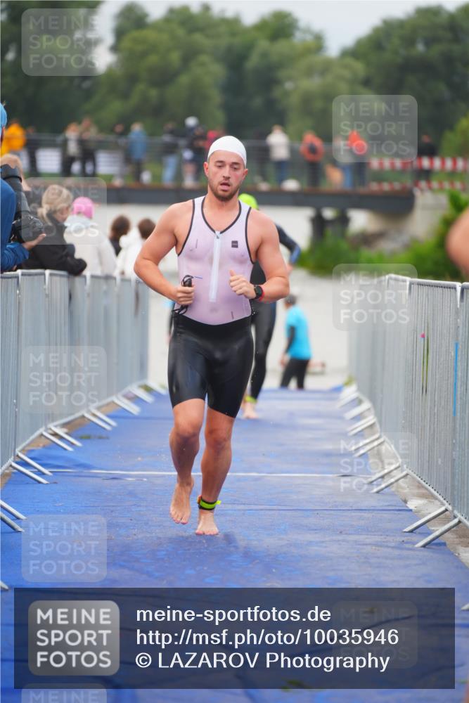 30.08.2026 - Elbe Triathlon Hamburg LAZAROV Photography http://msf.ph/oto/10035946 30.08.2026 09:05:42 Schwimmen 503, 558, 561, 578, 660 meine-sportfotos.de