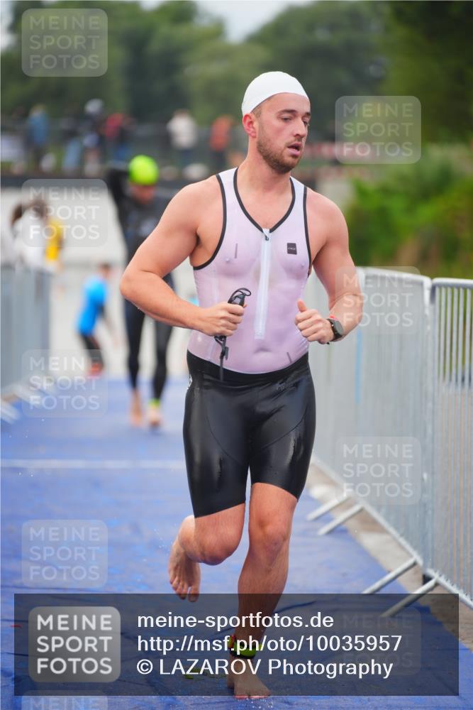 30.08.2026 - Elbe Triathlon Hamburg LAZAROV Photography http://msf.ph/oto/10035957 30.08.2026 09:05:44 Schwimmen 503, 561, 578, 660 meine-sportfotos.de