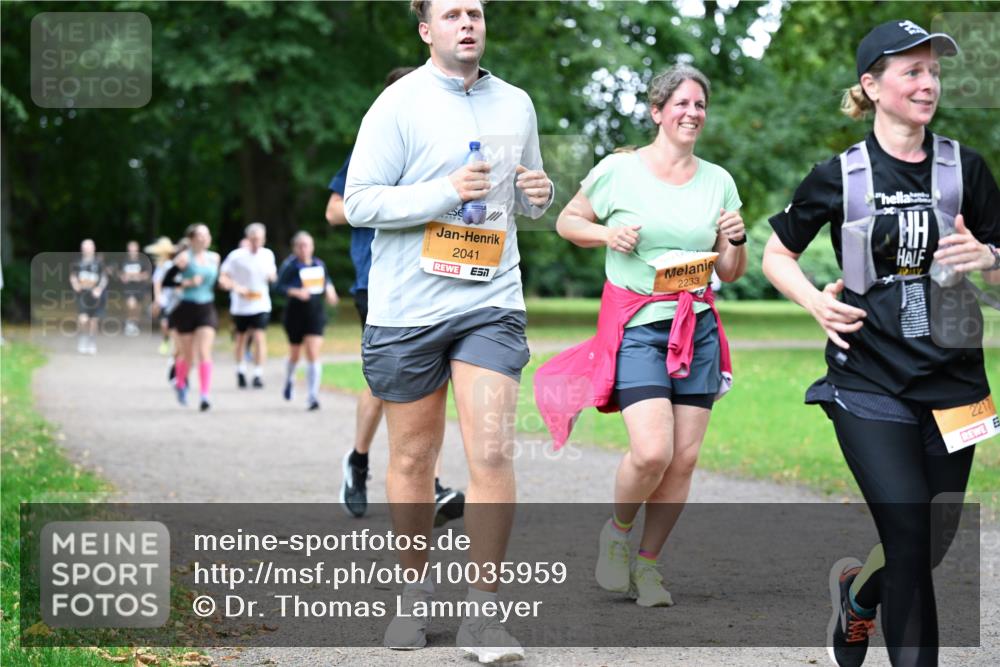 30.08.2026 - Blankeneser Heldenlauf Dr. Thomas Lammeyer http://msf.ph/oto/10035959 30.08.2026 10:45:02 Laufen 2041, 2233, 2217 meine-sportfotos.de