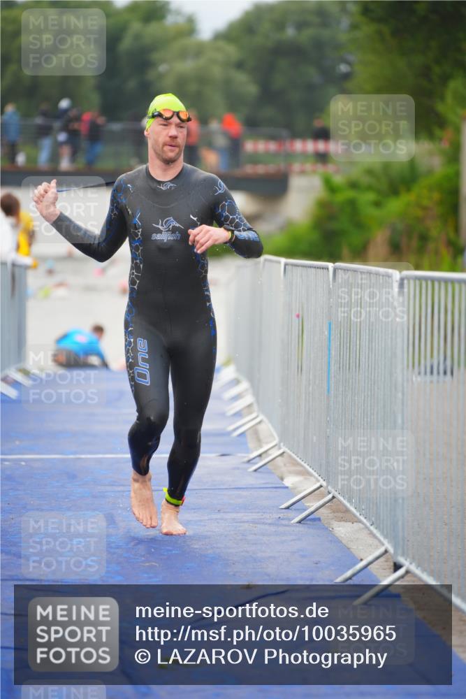 30.08.2026 - Elbe Triathlon Hamburg LAZAROV Photography http://msf.ph/oto/10035965 30.08.2026 09:05:47 Schwimmen 503, 561, 578, 660 meine-sportfotos.de