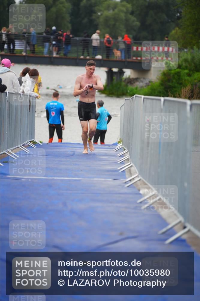 30.08.2026 - Elbe Triathlon Hamburg LAZAROV Photography http://msf.ph/oto/10035980 30.08.2026 09:05:54 Schwimmen 503, 561, 576, 660 meine-sportfotos.de
