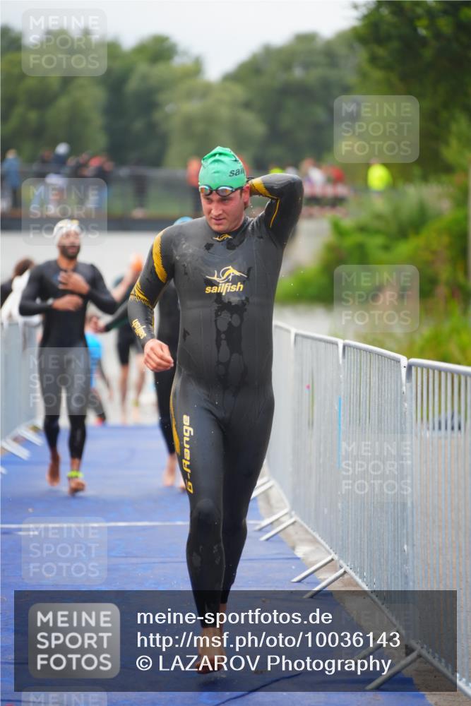 30.08.2026 - Elbe Triathlon Hamburg LAZAROV Photography http://msf.ph/oto/10036143 30.08.2026 09:06:59 Schwimmen 569, 620, 636, 647 meine-sportfotos.de