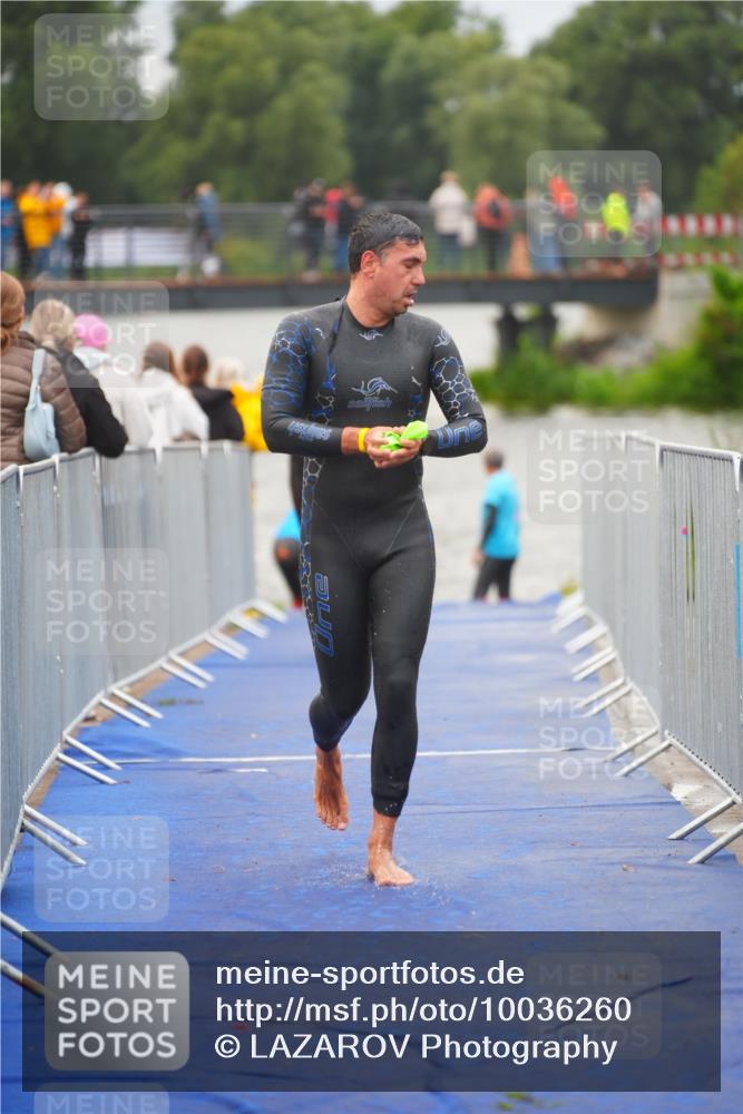 30.08.2026 - Elbe Triathlon Hamburg LAZAROV Photography http://msf.ph/oto/10036260 30.08.2026 09:07:32 Schwimmen 640, 663, 668, 976 meine-sportfotos.de