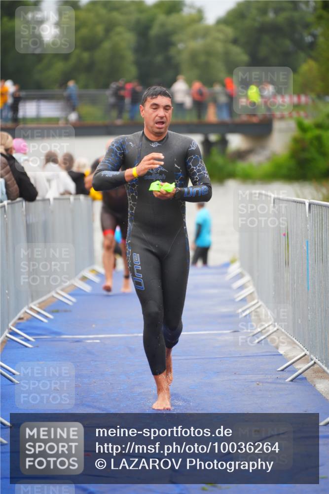 30.08.2026 - Elbe Triathlon Hamburg LAZAROV Photography http://msf.ph/oto/10036264 30.08.2026 09:07:33 Schwimmen 640, 663, 668, 702, 976 meine-sportfotos.de