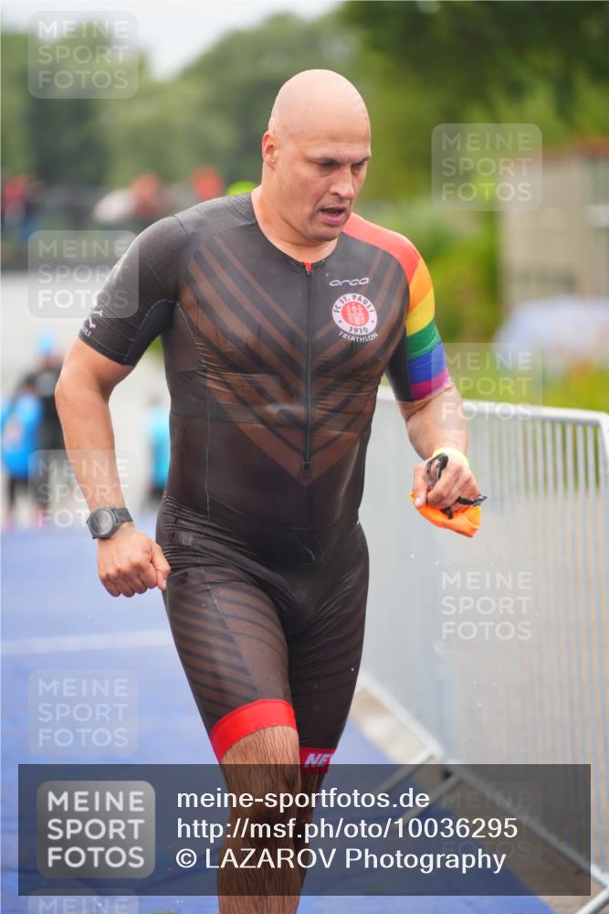 30.08.2026 - Elbe Triathlon Hamburg LAZAROV Photography http://msf.ph/oto/10036295 30.08.2026 09:07:38 Schwimmen 640, 668, 702, 976 meine-sportfotos.de