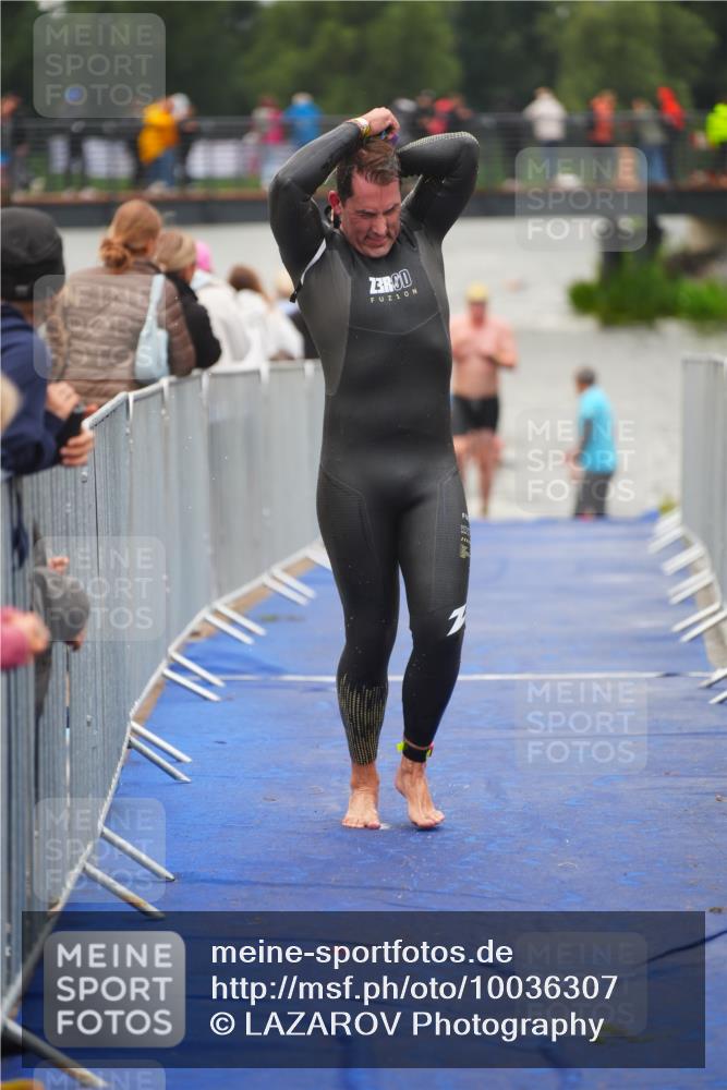 30.08.2026 - Elbe Triathlon Hamburg LAZAROV Photography http://msf.ph/oto/10036307 30.08.2026 09:07:47 Schwimmen 667, 702, 976 meine-sportfotos.de