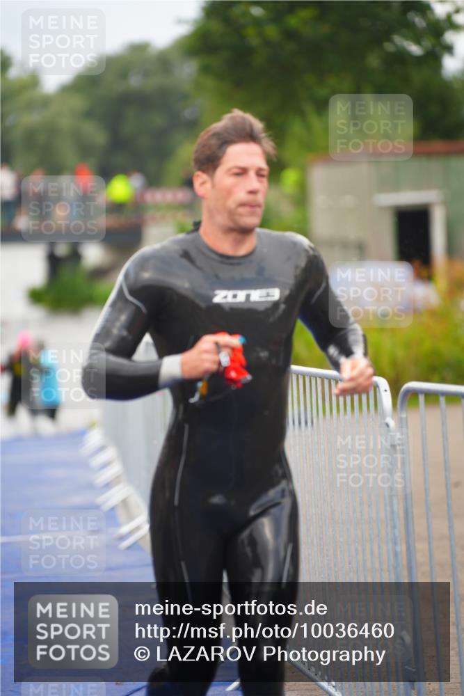 30.08.2026 - Elbe Triathlon Hamburg LAZAROV Photography http://msf.ph/oto/10036460 30.08.2026 09:09:00 Schwimmen 676, 782 meine-sportfotos.de