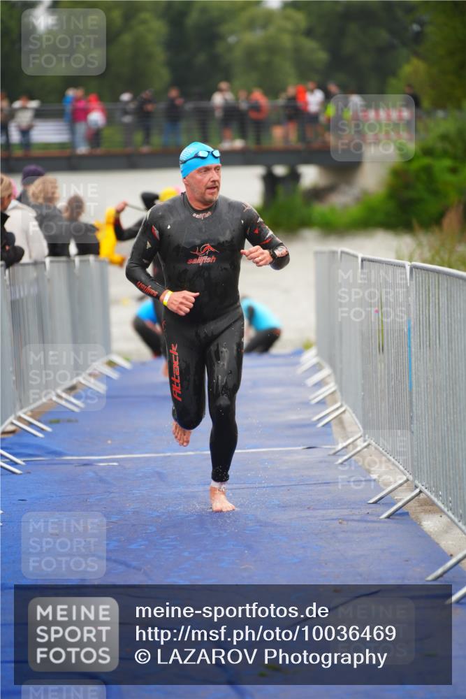 30.08.2026 - Elbe Triathlon Hamburg LAZAROV Photography http://msf.ph/oto/10036469 30.08.2026 09:09:06 Schwimmen 676, 698, 741, 746, 782 meine-sportfotos.de