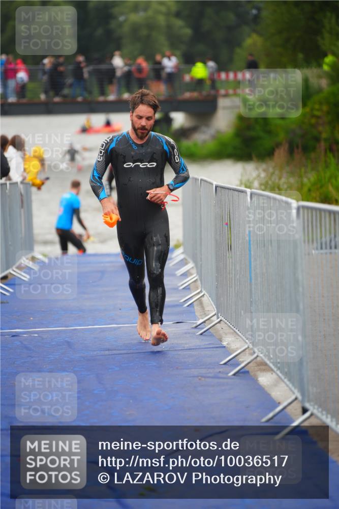 30.08.2026 - Elbe Triathlon Hamburg LAZAROV Photography http://msf.ph/oto/10036517 30.08.2026 09:09:16 Schwimmen 698, 703, 741, 746 meine-sportfotos.de