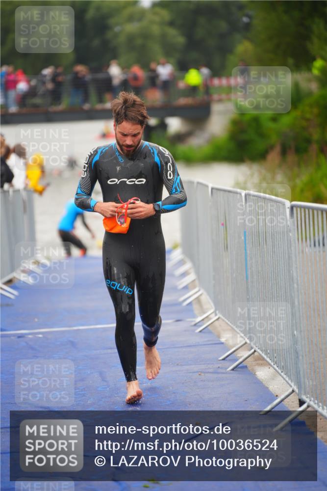 30.08.2026 - Elbe Triathlon Hamburg LAZAROV Photography http://msf.ph/oto/10036524 30.08.2026 09:09:17 Schwimmen 698, 703, 731, 741, 746 meine-sportfotos.de
