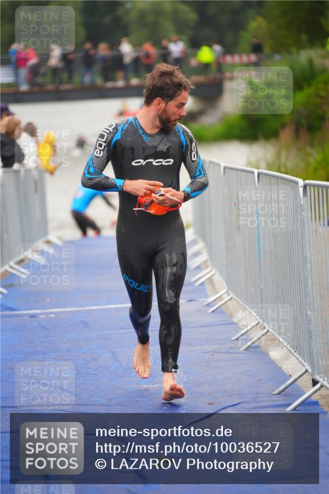 30.08.2026 - Elbe Triathlon Hamburg LAZAROV Photography http://msf.ph/oto/10036527 30.08.2026 09:09:18 Schwimmen 698, 703, 731, 741, 746 meine-sportfotos.de