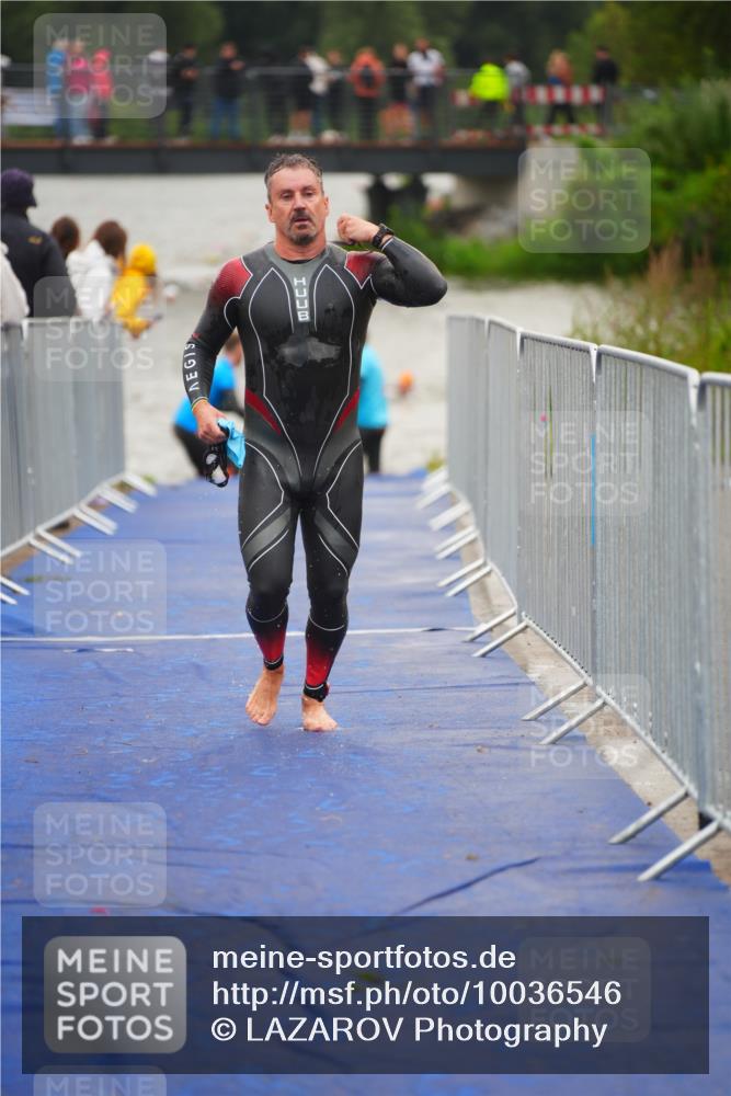 30.08.2026 - Elbe Triathlon Hamburg LAZAROV Photography http://msf.ph/oto/10036546 30.08.2026 09:09:22 Schwimmen 698, 703, 731, 741, 746 meine-sportfotos.de