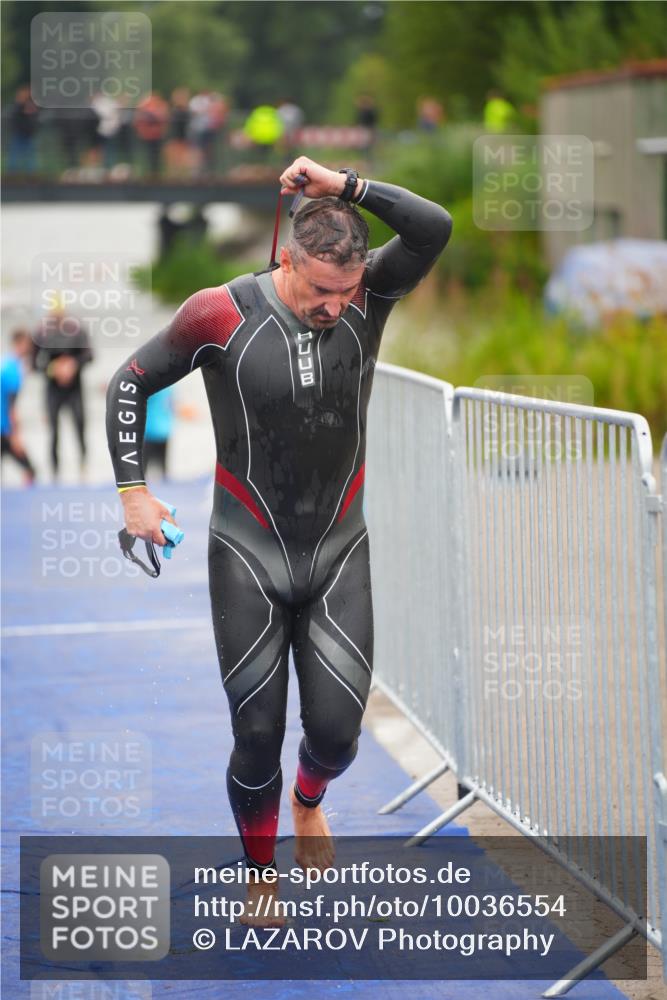 30.08.2026 - Elbe Triathlon Hamburg LAZAROV Photography http://msf.ph/oto/10036554 30.08.2026 09:09:23 Schwimmen 698, 703, 731, 746 meine-sportfotos.de