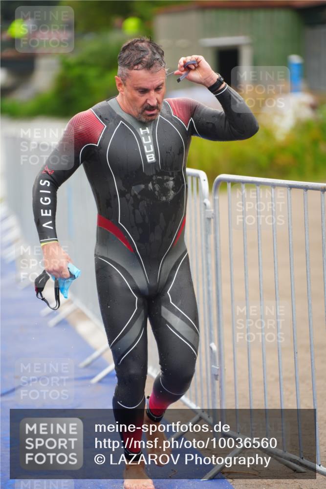 30.08.2026 - Elbe Triathlon Hamburg LAZAROV Photography http://msf.ph/oto/10036560 30.08.2026 09:09:24 Schwimmen 698, 703, 731, 746 meine-sportfotos.de
