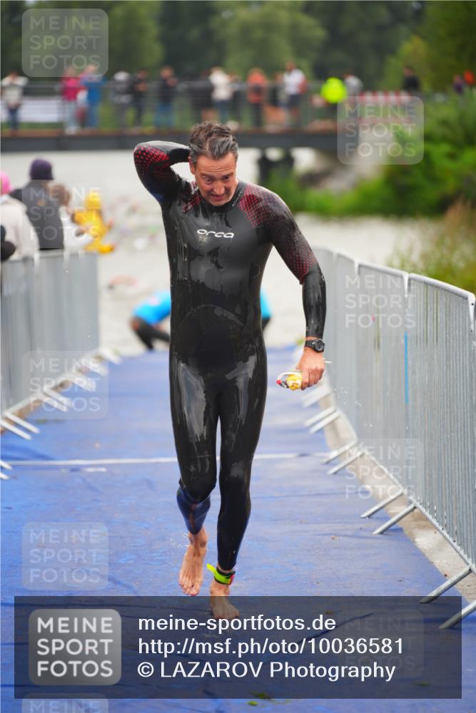 30.08.2026 - Elbe Triathlon Hamburg LAZAROV Photography http://msf.ph/oto/10036581 30.08.2026 09:09:34 Schwimmen 728, 731 meine-sportfotos.de