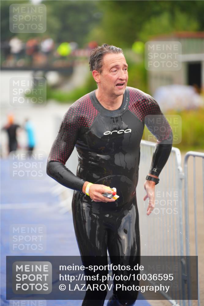 30.08.2026 - Elbe Triathlon Hamburg LAZAROV Photography http://msf.ph/oto/10036595 30.08.2026 09:09:36 Schwimmen 728, 731 meine-sportfotos.de