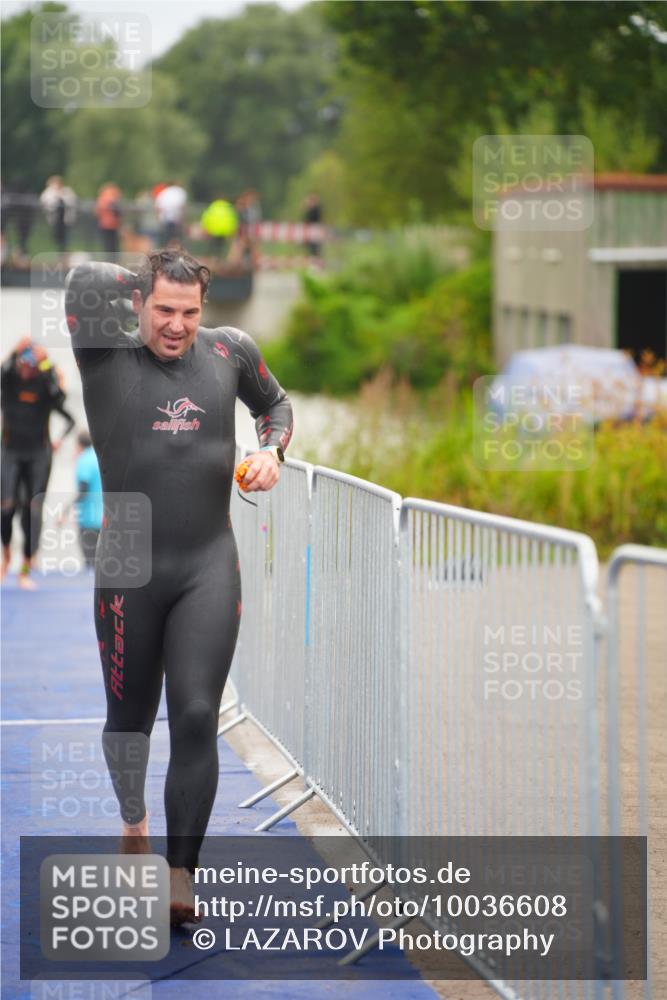 30.08.2026 - Elbe Triathlon Hamburg LAZAROV Photography http://msf.ph/oto/10036608 30.08.2026 09:09:49 Schwimmen 672, 728, 751 meine-sportfotos.de