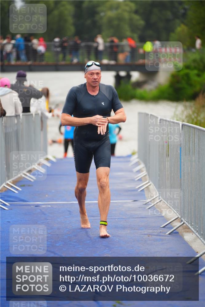 30.08.2026 - Elbe Triathlon Hamburg LAZAROV Photography http://msf.ph/oto/10036672 30.08.2026 09:10:06 Schwimmen 687, 750, 751, 774 meine-sportfotos.de