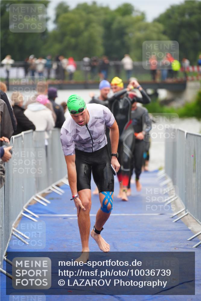 30.08.2026 - Elbe Triathlon Hamburg LAZAROV Photography http://msf.ph/oto/10036739 30.08.2026 09:10:40 Schwimmen 548, 563, 566, 591, 690, 699, 722 meine-sportfotos.de