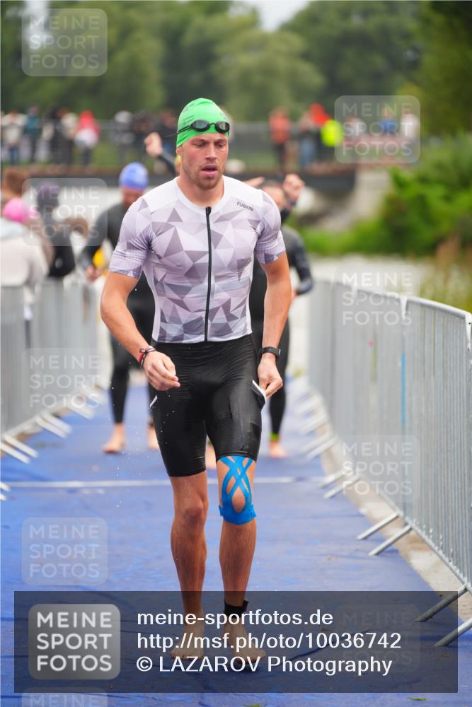 30.08.2026 - Elbe Triathlon Hamburg LAZAROV Photography http://msf.ph/oto/10036742 30.08.2026 09:10:41 Schwimmen 548, 563, 566, 591, 690, 699, 722, 752 meine-sportfotos.de