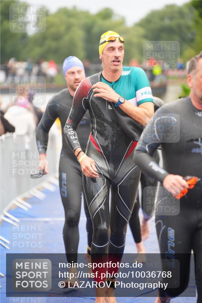 30.08.2026 - Elbe Triathlon Hamburg LAZAROV Photography http://msf.ph/oto/10036768 30.08.2026 09:10:44 Schwimmen 548, 566, 591, 690, 704, 722, 725, 752, 769 meine-sportfotos.de