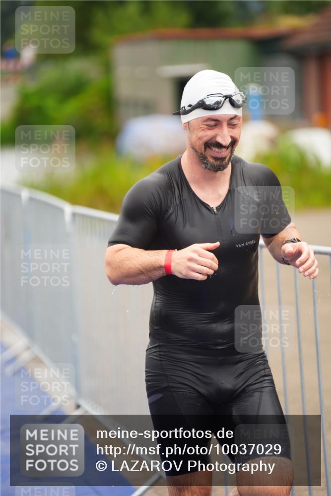 30.08.2026 - Elbe Triathlon Hamburg LAZAROV Photography http://msf.ph/oto/10037029 30.08.2026 09:11:19 Schwimmen 577, 629, 671, 709, 714, 747, 779 meine-sportfotos.de