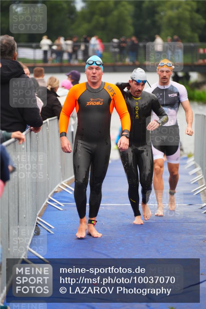 30.08.2026 - Elbe Triathlon Hamburg LAZAROV Photography http://msf.ph/oto/10037070 30.08.2026 09:11:48 Schwimmen 521, 655, 710, 869 meine-sportfotos.de