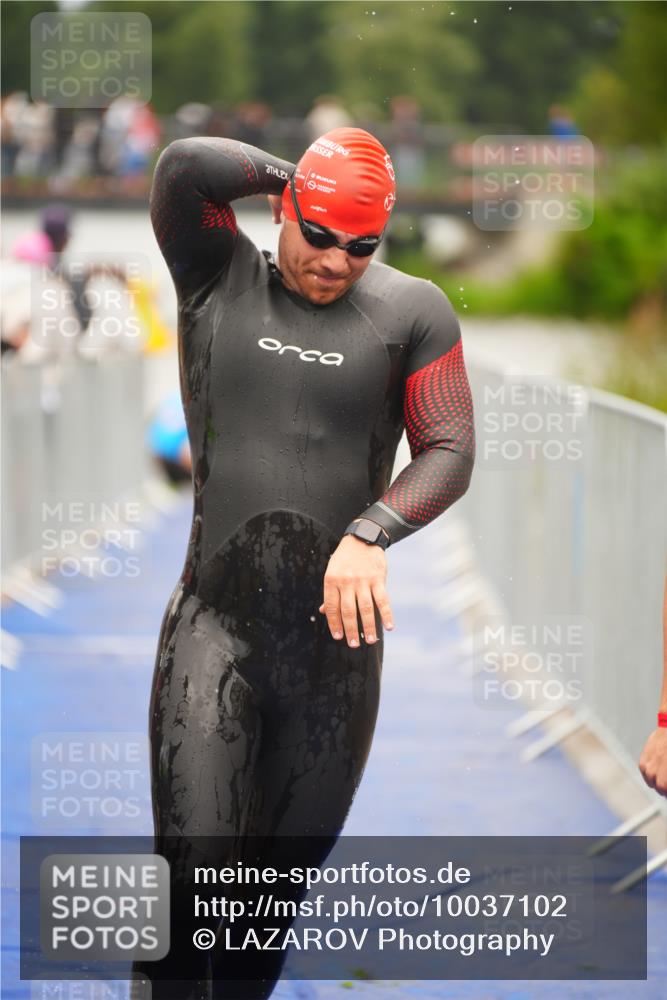 30.08.2026 - Elbe Triathlon Hamburg LAZAROV Photography http://msf.ph/oto/10037102 30.08.2026 09:11:54 Schwimmen 521, 546, 655, 710 meine-sportfotos.de