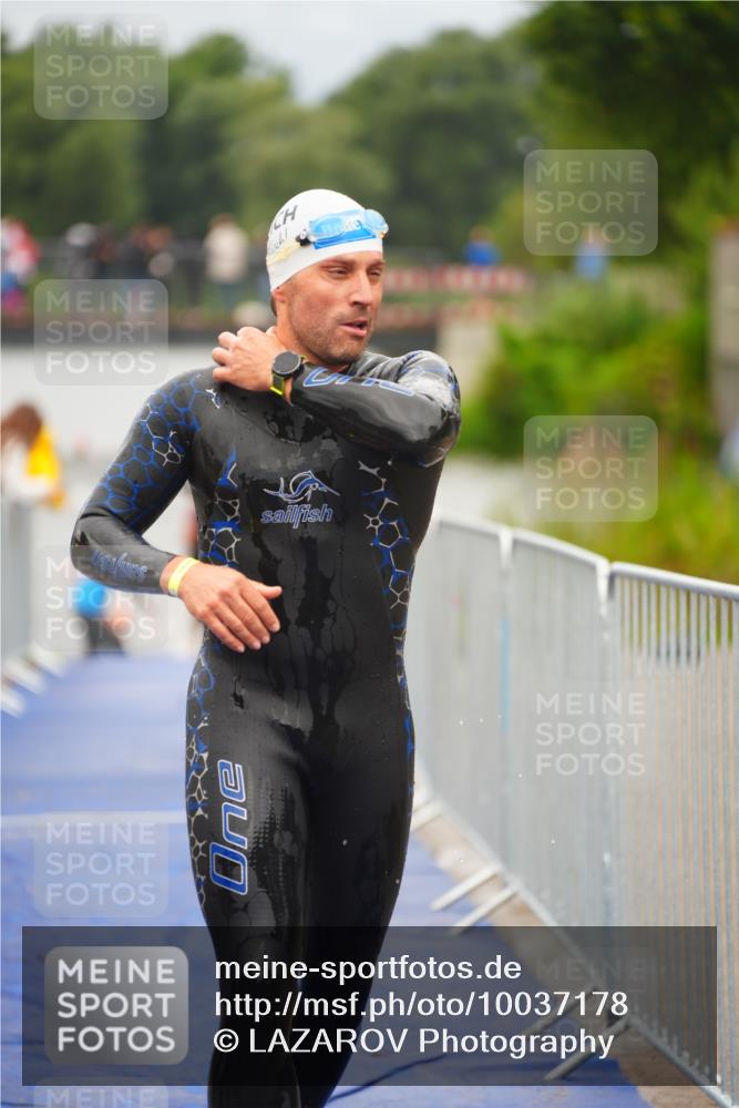 30.08.2026 - Elbe Triathlon Hamburg LAZAROV Photography http://msf.ph/oto/10037178 30.08.2026 09:12:18 Schwimmen 587, 602, 648, 650, 658, 664, 666, 716, 735 meine-sportfotos.de