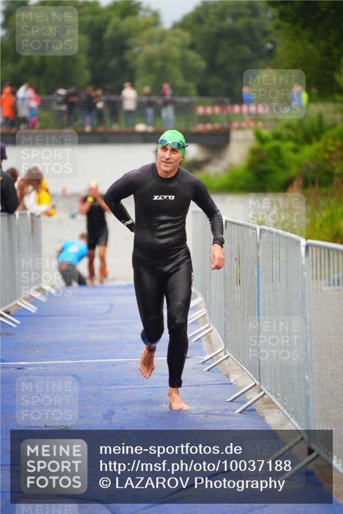 30.08.2026 - Elbe Triathlon Hamburg LAZAROV Photography http://msf.ph/oto/10037188 30.08.2026 09:12:20 Schwimmen 602, 648, 650, 658, 666, 716, 735 meine-sportfotos.de