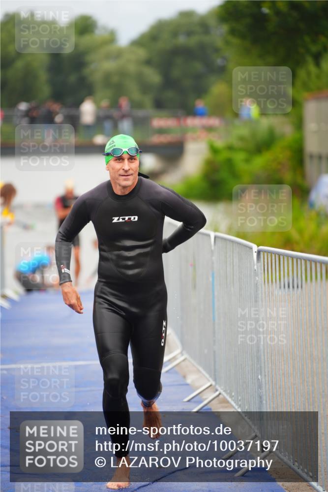30.08.2026 - Elbe Triathlon Hamburg LAZAROV Photography http://msf.ph/oto/10037197 30.08.2026 09:12:21 Schwimmen 602, 650, 658, 666, 716, 735 meine-sportfotos.de