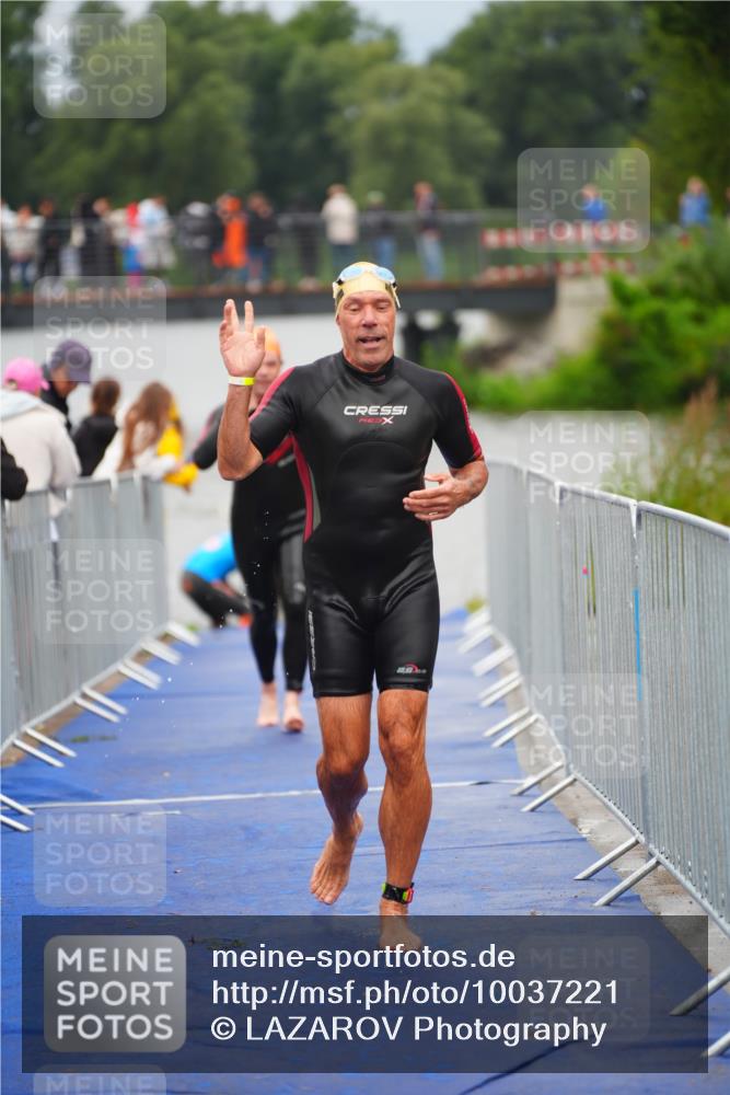 30.08.2026 - Elbe Triathlon Hamburg LAZAROV Photography http://msf.ph/oto/10037221 30.08.2026 09:12:30 Schwimmen 696, 716, 735, 763 meine-sportfotos.de