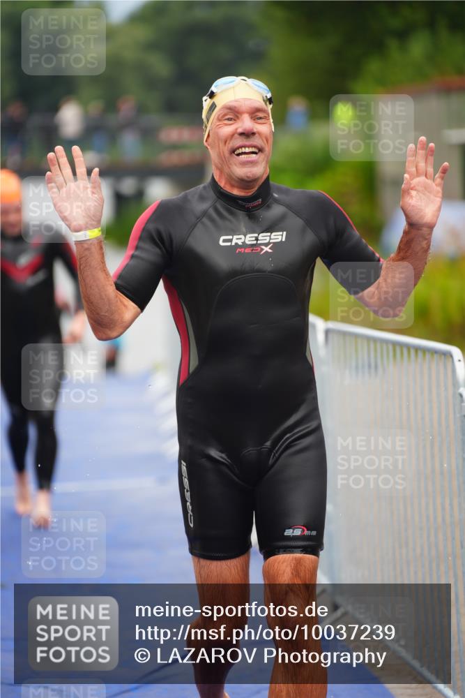 30.08.2026 - Elbe Triathlon Hamburg LAZAROV Photography http://msf.ph/oto/10037239 30.08.2026 09:12:32 Schwimmen 696, 735, 763 meine-sportfotos.de