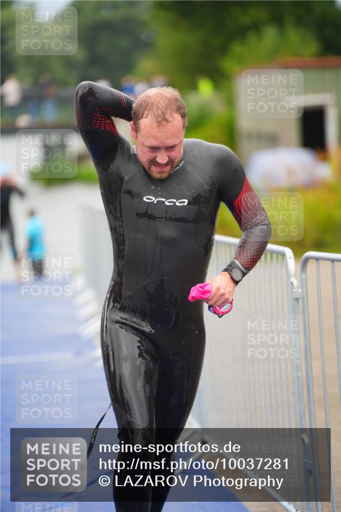 30.08.2026 - Elbe Triathlon Hamburg LAZAROV Photography http://msf.ph/oto/10037281 30.08.2026 09:12:42 Schwimmen 675, 696, 763 meine-sportfotos.de