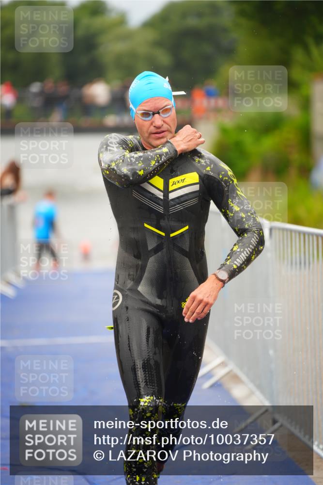 30.08.2026 - Elbe Triathlon Hamburg LAZAROV Photography http://msf.ph/oto/10037357 30.08.2026 09:13:20 Schwimmen 673, 680, 754 meine-sportfotos.de
