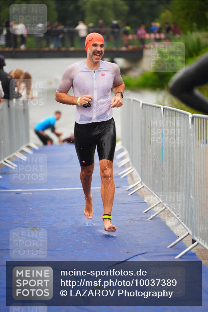 30.08.2026 - Elbe Triathlon Hamburg LAZAROV Photography http://msf.ph/oto/10037389 30.08.2026 09:13:30 Schwimmen 673, 686, 766 meine-sportfotos.de