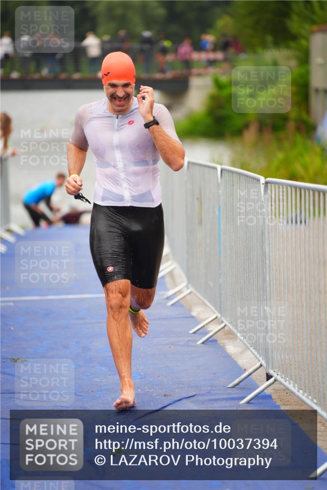 30.08.2026 - Elbe Triathlon Hamburg LAZAROV Photography http://msf.ph/oto/10037394 30.08.2026 09:13:31 Schwimmen 673, 686, 766 meine-sportfotos.de