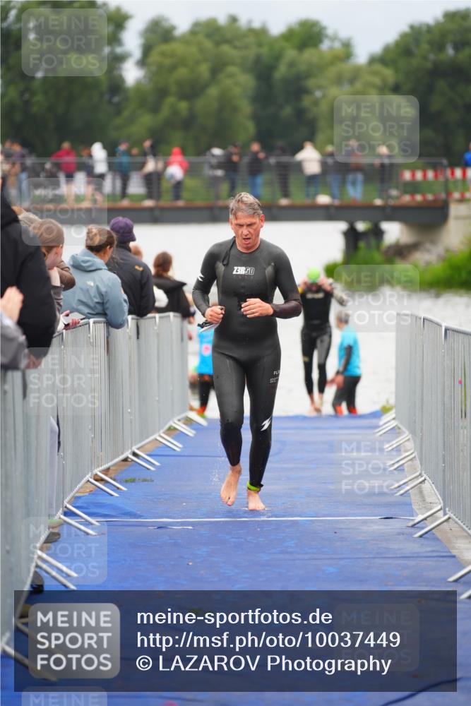 30.08.2026 - Elbe Triathlon Hamburg LAZAROV Photography http://msf.ph/oto/10037449 30.08.2026 09:14:24 Schwimmen 726 meine-sportfotos.de