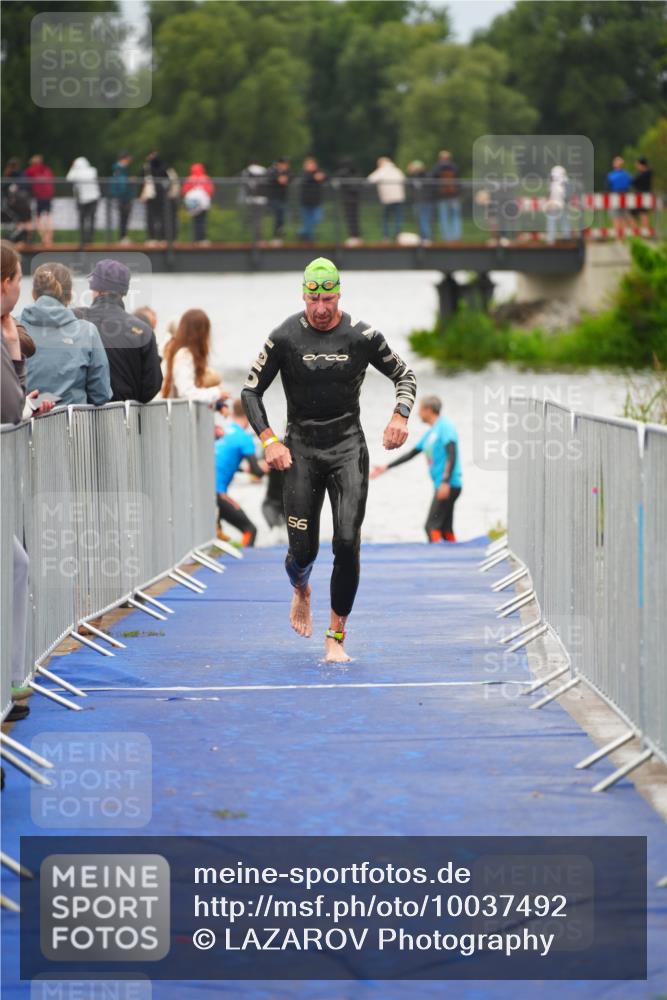 30.08.2026 - Elbe Triathlon Hamburg LAZAROV Photography http://msf.ph/oto/10037492 30.08.2026 09:14:31 Schwimmen 598, 726 meine-sportfotos.de