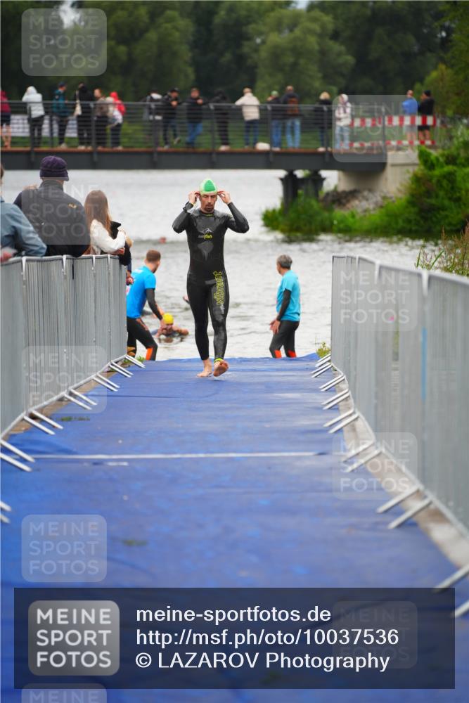 30.08.2026 - Elbe Triathlon Hamburg LAZAROV Photography http://msf.ph/oto/10037536 30.08.2026 09:14:38 Schwimmen 598, 726 meine-sportfotos.de